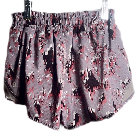 Lululemon Hotty Hot II *2.5" Utopia Multi / Deep Phantom casual yoga short 4 - Picture 3 of 4